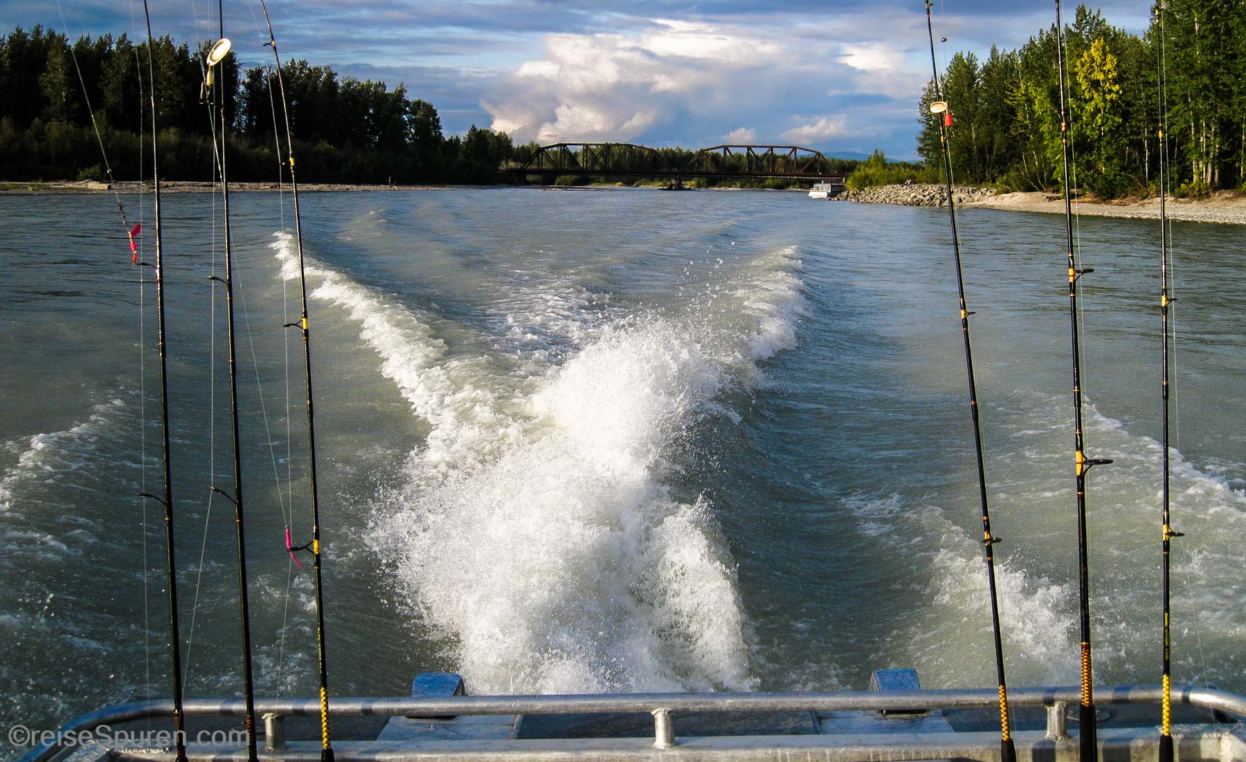 Auf dem Weg zum Lachsfischen